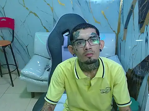 Boy tatto77 online show from May 2026 11:48:02 AM