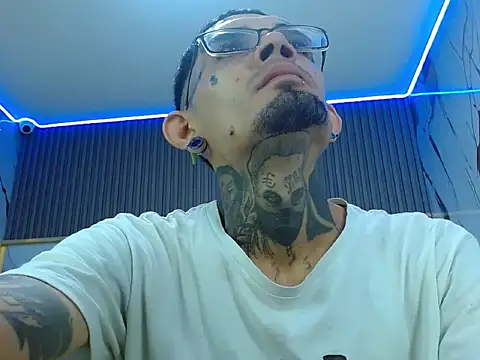 Boy tatto77 online show from May 2026 11:39:02 AM