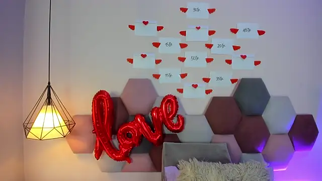 GahiaBelucci online show from February 2026 12:24:01 PM