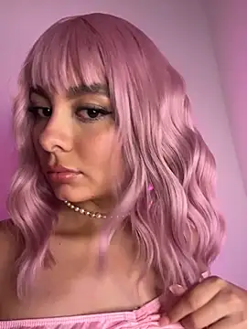 Snapshot of Nicollewest1 chatting on February 2026 11:32:02 PM Nicollewest1 online show from February 2026 11:32:02 PM