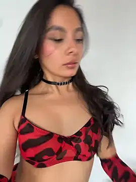 Snapshot of Nicollewest1 chatting on February 2026 04:51:01 PM Nicollewest1 online show from February 2026 04:51:01 PM