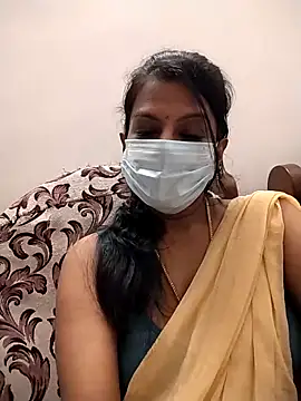 smallrainbow35 online show from December 2025 05:52:01 PM