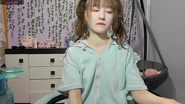 Yoonhee ki online show from May 2026 08:25:02 PM