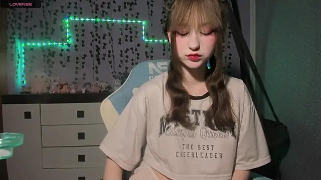 Yoonhee ki online show from July 2026 09:32:02 PM