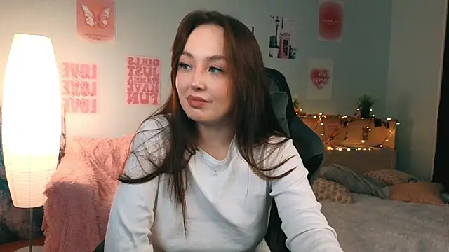 fallin lovee online show from January 2026 07:27:01 PM