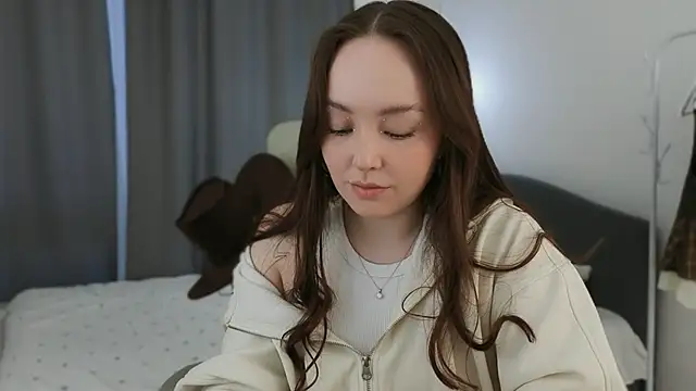 fallin lovee online show from March 2026 01:33:01 PM