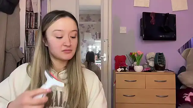 Snapshot of LilyLuck_ chatting on February 2026 04:26:01 PM LilyLuck online show from February 2026 04:26:01 PM