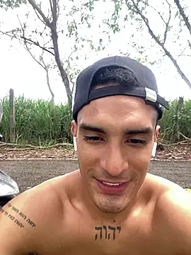 Maicol xxxx online show from February 2026 03:32:01 PM