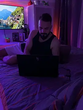 Kiskamalinka89 online show from February 2026 12:47:02 AM