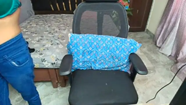 Snapshot of bold-smirthii chatting on June 2026 04:23:01 AM bold-smirthii online show from June 2026 04:23:01 AM