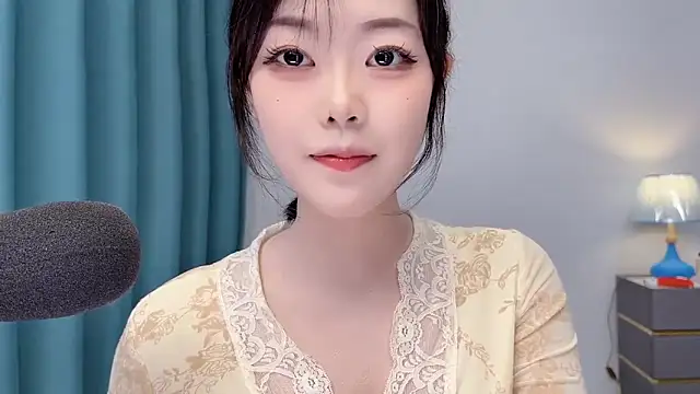 smalldaisy online show from May 2026 02:28:01 AM