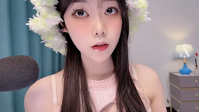 smalldaisy online show from May 2026 02:42:01 AM