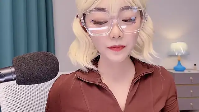smalldaisy online show from May 2026 03:25:01 AM