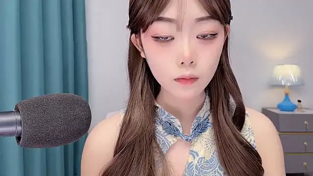 smalldaisy online show from May 2026 02:52:02 AM