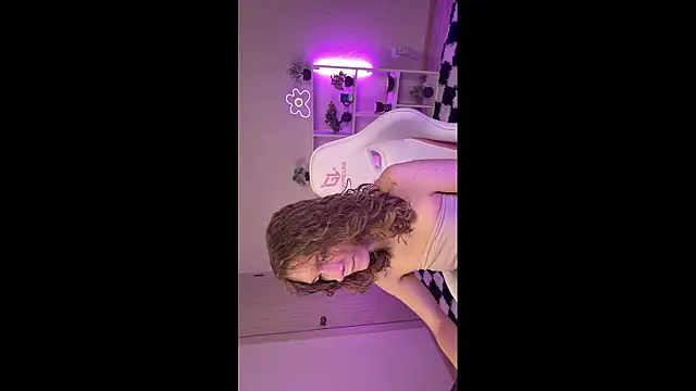 Snapshot of KellySunn chatting on February 2026 09:30:02 AM KellySunn online show from February 2026 09:30:02 AM