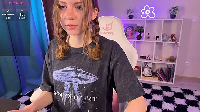 KellySunn online show from April 2026 08:12:02 AM