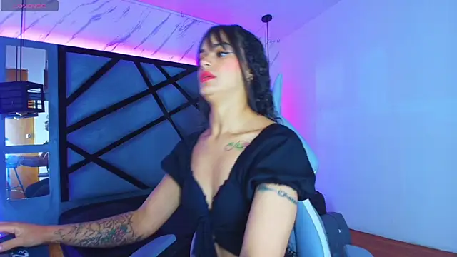 Snapshot of Lili_Evanss chatting on February 2026 12:37:02 PM Lili Evanss online show from February 2026 12:37:02 PM