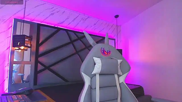 Snapshot of Lili_Evanss chatting on February 2026 12:11:01 PM Lili Evanss online show from February 2026 12:11:01 PM