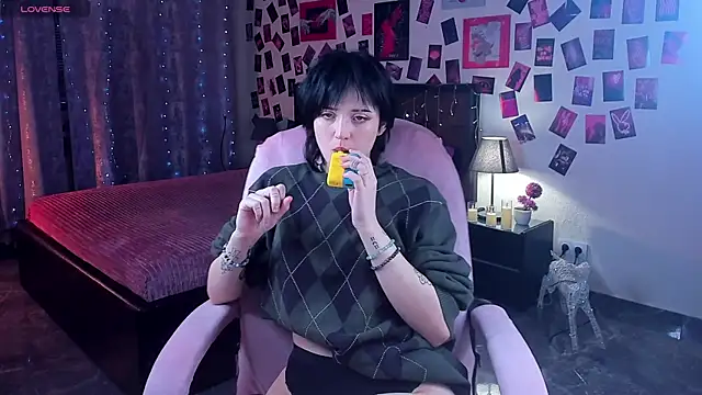 Snapshot of SarahShelby chatting on February 2026 06:28:02 AM SarahShelby online show from February 2026 06:28:02 AM