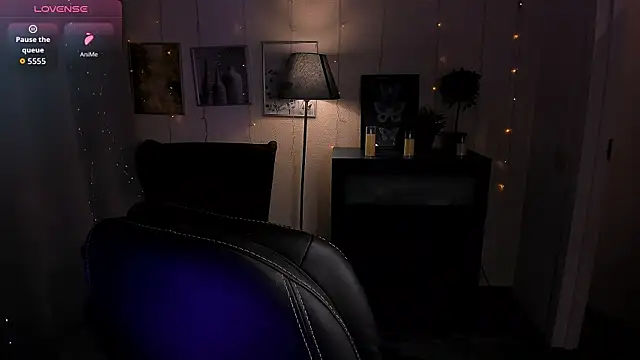 SarahShelby online show from April 2026 08:58:02 PM