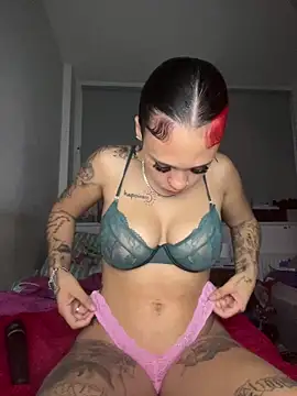 urprettygirlleenay online show from May 2026 10:18:02 PM