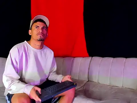 BrownieLoverss online show from February 2026 11:14:02 AM