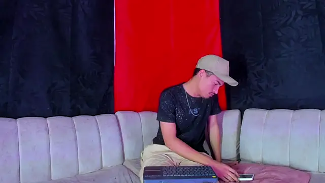 BrownieLoverss online show from February 2026 09:28:02 AM