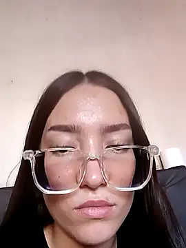 Shei00000 online show from December 2025 07:32:01 PM