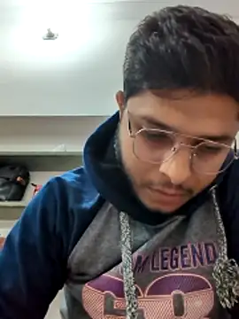 boyzzxzzz online show from December 2025 06:48:02 PM