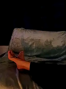 Snapshot of Love-Feet-25 chatting on December 2025 08:16:02 PM Love-Feet-25 online show from December 2025 08:16:02 PM