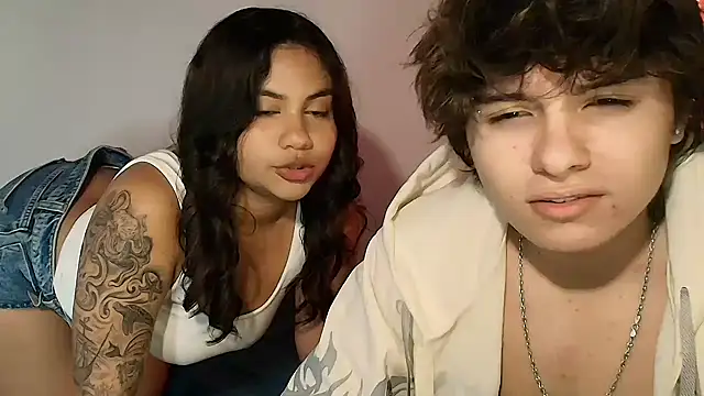 Snapshot of DaViruzz chatting on February 2026 08:45:02 PM DaViruzz online show from February 2026 08:45:02 PM