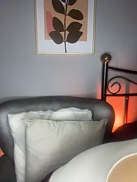 JennaMilf  online show from May 2026 05:40:01 PM