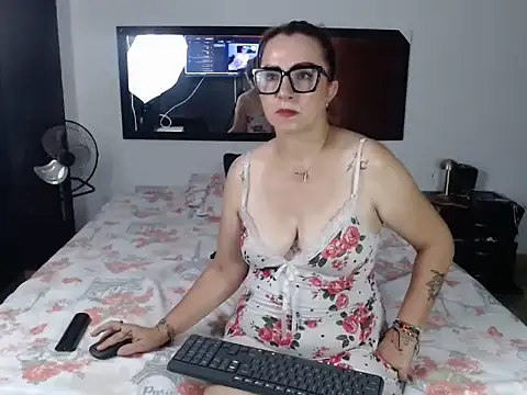 liss curly online show from February 2026 02:32:01 AM