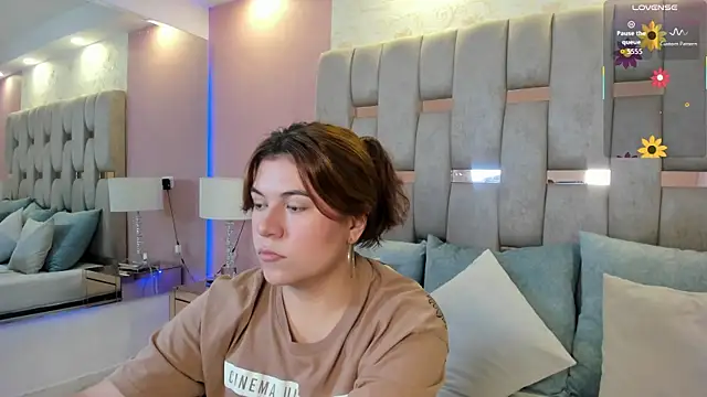 Snapshot of nora_zap chatting on January 2026 05:04:02 PM nora zap online show from January 2026 05:04:02 PM