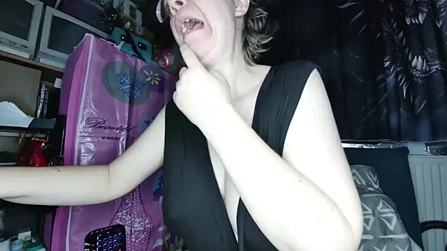 Snapshot of xNiceTitsx chatting on March 2025 08:41:02 AM xNiceTitsx online show from March 2025 08:41:02 AM