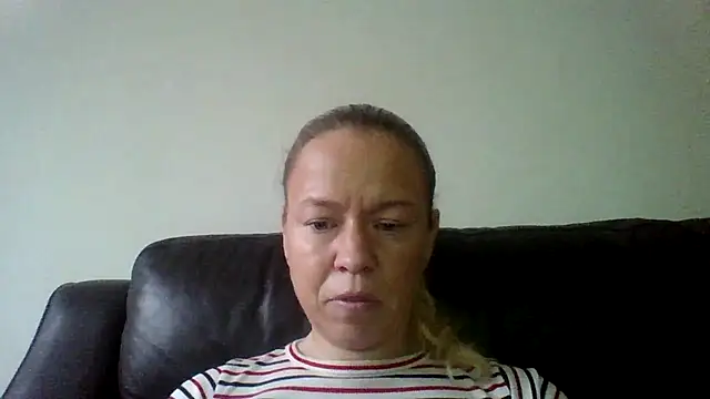 Snapshot of jennyblondeuk chatting on January 2026 03:16:01 PM jennyblondeuk online show from January 2026 03:16:01 PM