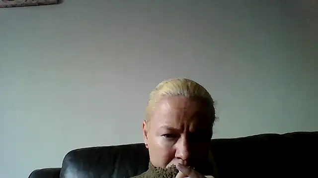 Snapshot of jennyblondeuk chatting on February 2026 02:49:02 PM jennyblondeuk online show from February 2026 02:49:02 PM