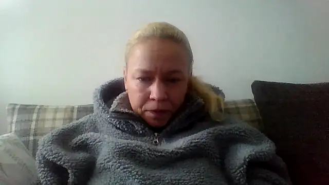 Snapshot of jennyblondeuk chatting on February 2026 02:57:01 PM jennyblondeuk online show from February 2026 02:57:01 PM