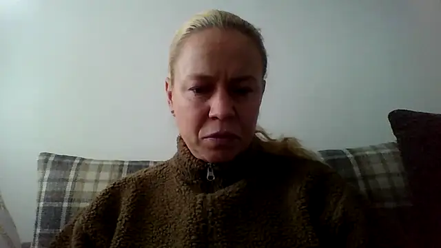 Snapshot of jennyblondeuk chatting on February 2026 03:11:02 PM jennyblondeuk online show from February 2026 03:11:02 PM