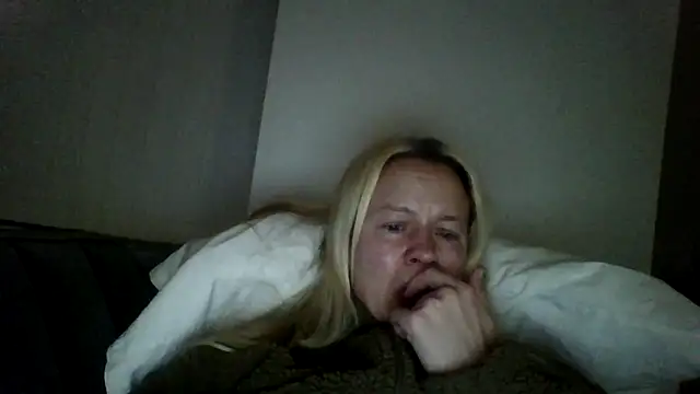 jennyblondeuk online show from March 2026 10:58:01 PM