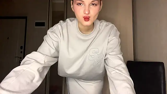 Snapshot of EmllyLighty chatting on January 2026 08:30:01 AM EmllyLighty online show from January 2026 08:30:01 AM