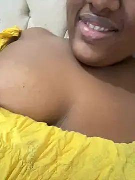 amorasecy online show from April 2026 08:57:01 PM