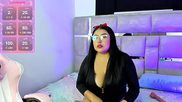 violetLux25 online show from December 2025 05:20:02 PM