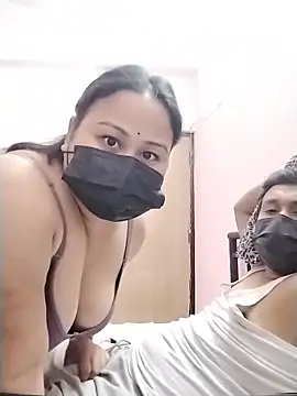 Snapshot of DesiSeductress chatting on February 2026 03:43:01 PM DesiSeductress online show from February 2026 03:43:01 PM