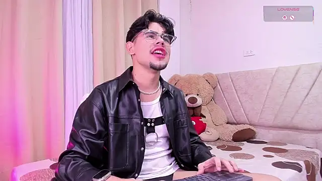 isaac saenzs online show from February 2026 12:41:01 PM