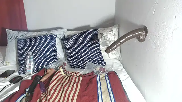 Fallenchubbie online show from May 2026 08:17:01 PM