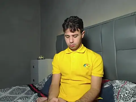 MAXIMILAINO-XXX online show from February 2026 12:04:02 AM