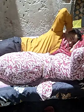 Radhacpl9528 online show from April 2026 04:34:01 PM