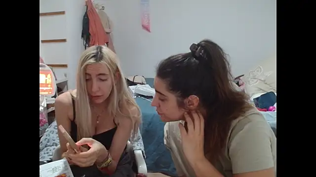 BarbieBlondieGirl online show from January 2026 11:32:02 PM