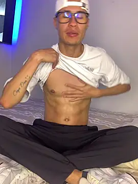 Snapshot of Latin_Paisa_Boy chatting on January 2026 02:46:02 AM Latin Paisa Boy online show from January 2026 02:46:02 AM